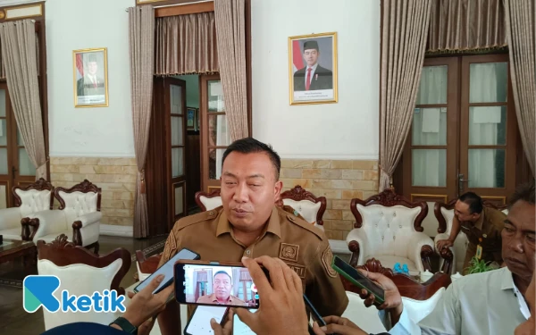 Thumbnail Berita - Ini Kata Mas Rio Terkait Kunjungan Direktur Jasamarga Tol Probowangi ke Pendopo Rakyat Situbondo