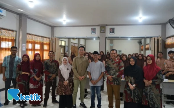 Thumbnail Berita - Fakultas Vokasi UNAIR Gelar Program Penguatan Kewirausahaan di SMK Yannas Husada Bangkalan