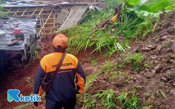 Longsor Situbondo, Satu Rumah Rusak Berat dan Warga Sempat Tertimbun