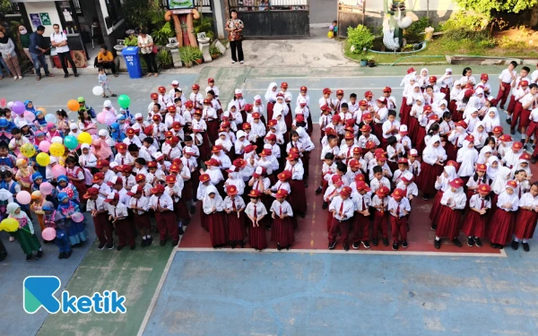 Thumbnail SDN Pakis III Surabaya Mulai MPLS, Didominasi Kehadiran Ayah Sesuai Program SEBAYA