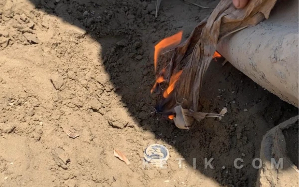 Thumbnail Berita - Gas Misterius Muncul dari Lumpur Pascabanjir, Warga Nagan Raya Heboh