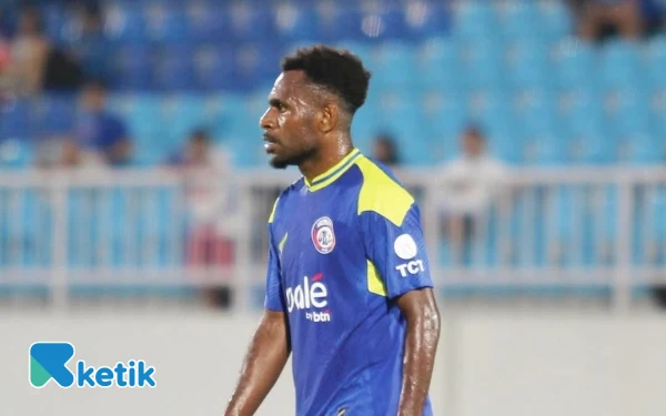 Thumbnail Kompetisi Tidak Libur, Gelandang Arema FC Kembali Rayakan Natal Jauh dari Keluarga