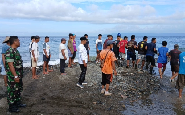 Thumbnail Pemdes Kubung Libatkan Masyarakat dan TNI Bangun Jembatan Darurat Secara Swadaya