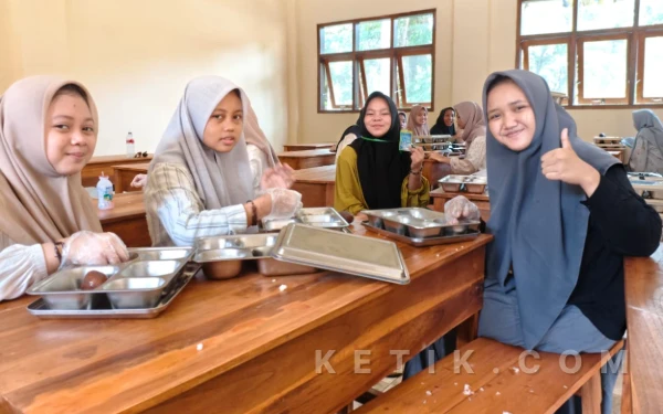 Thumbnail Berita - Dua Wilayah Masih Harus Puasa, Setahun MBG di Pacitan Sudah Jangkau 81.710 PM