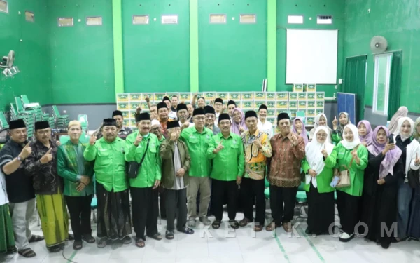 Thumbnail Berita - Beri Apresiasi! DPC PKB Malang Gelontorkan Rp200 Juta untuk Para Caleg Peraih Suara di Atas 1.000