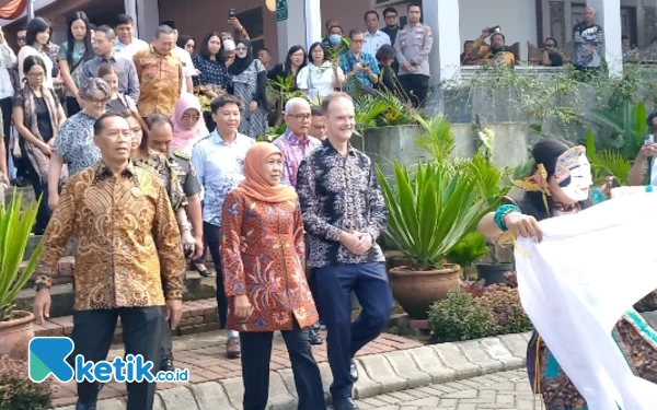 Thumbnail Wamendiktisaintek Prof Fauzan Apresiasi King's Collage London di KEK Singhasari