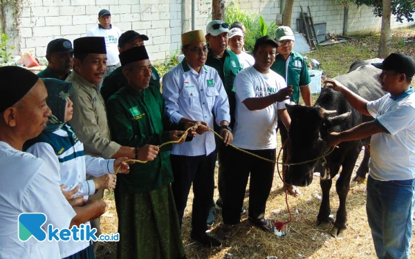 Thumbnail Berita - Sembelih Kurban di Candi, Ketua DPC PKB Sidoarjo Abdillah Nasih: Semoga Jadi Penyemangat Kader Potensial