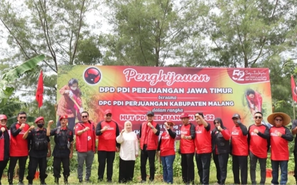 Thumbnail Penghijauan, PDI Perjuangan Jatim Tanam 2.500 Bibit Pohon di Malang Selatan