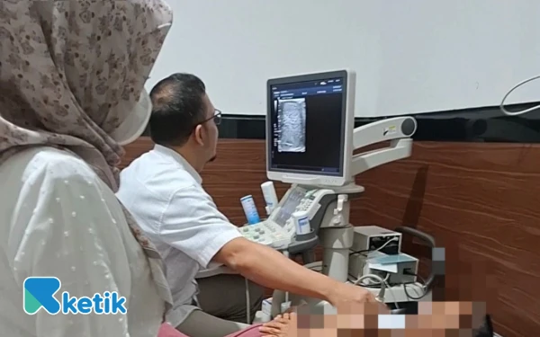 Thumbnail Berita - Kelurahan Lateng, Dampingi Warga Lansia Persiapan Operasi Tumor Ganas