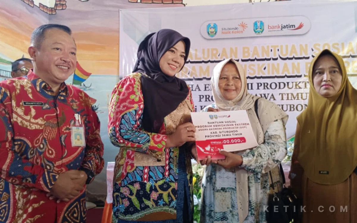 Thumbnail Berita - Wabup Situbondo Serahkan Bantuan Modal Usaha Ekonomi Produktif Bagi Warga Miskin Ekstrem