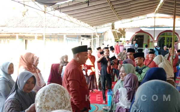 Thumbnail Berita - Tak Sekadar Salat Id, Bupati Situbondo Tinjau Program Lingkungan di Desa Terpencil