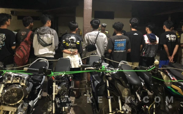 Thumbnail Berita - Resahkan Warga, Aksi Balap Liar di Hadiwarno Pacitan Dibubarkan Polisi: 13 Motor Disita