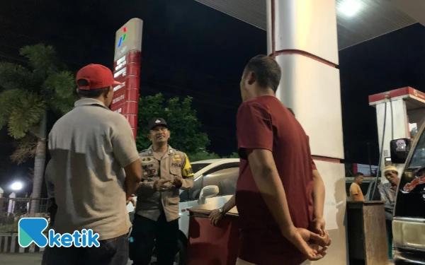 Thumbnail Berita - Urai Macet dan Amankan Distribusi BBM di SPBU, Warga Apresiasi Personel Polres Abdya