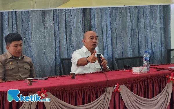 Thumbnail Berita - Tampil Energik, Abi Roni Jadi Narsum Favorit dan Dipuji Peserta Diklat Paralegal YARA