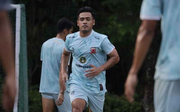 Thumbnail Berita - Novan Setya Sasongko Kembali Gabung Madura United di Super League 2025-2026