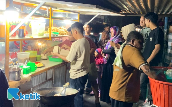 Listrik Padam Sejak Kemarin, Warung Nasi di Abdya Laris Manis, Malam Hari Jadi Ramai
