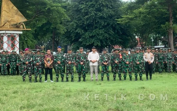 Thumbnail Berita - Bangun Negeri dari Desa, TMMD ke-127 Kodim 0823 Situbondo Resmi Ditutup