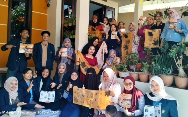 Thumbnail Tim PKM Teknik Kimia FTUB Tingkatkan Kreativitas Ibu PKK Merjosari Melalui Pelatihan Ecoprint dari Tanaman Obat Keluarga