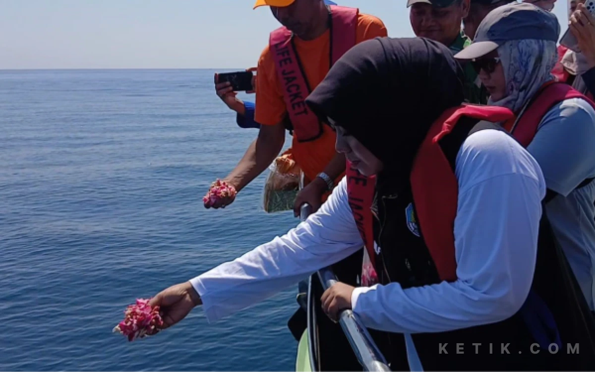 Thumbnail Berita - KNP 498 Diterjukan dalam Operasi Pencarian Korban Jatuh ke Laut di Situbondo