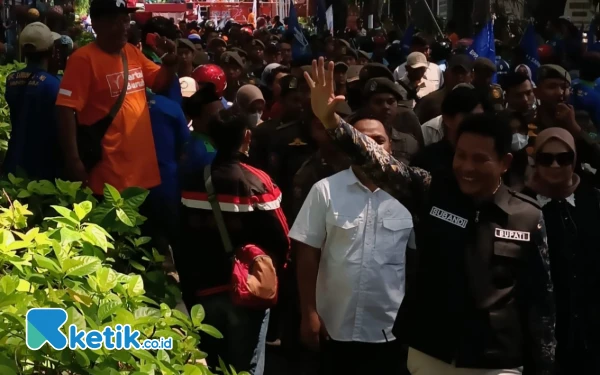 Thumbnail Dijuluki Bapake Buruh Sidoarjo, Bupati Subandi Jawab Dua Permintaan Keras Peringatan May Day