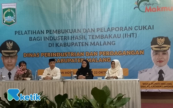 Thumbnail Optimalkan DBHCHT, Disperindag Kabupaten Malang Gelar Pelatihan Pembukuan