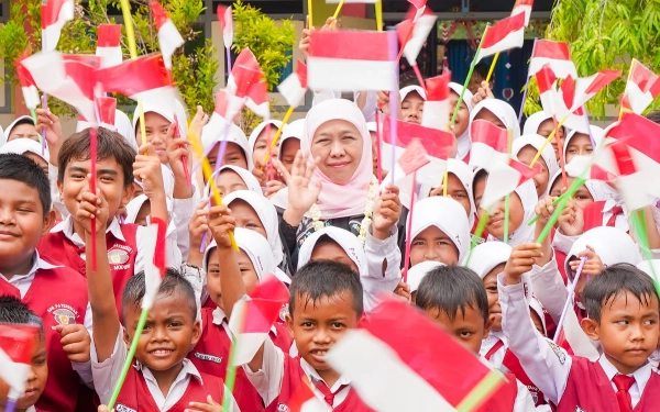 Thumbnail Lindungi dan Bahagiakan! Ingat Pesan Gubernur Khofifah Jaga Anak-Anak Jatim Demi Generasi Emas Banggakan Indonesia