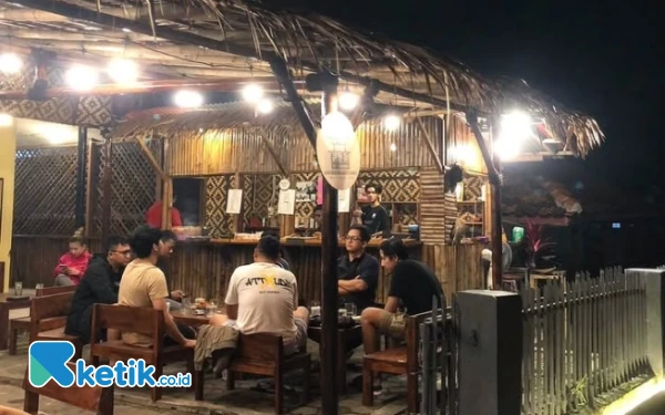 Thumbnail Berita - Angkringan Djawi, Tempat Nongkrong Malam di Pandeglang yang Ramah Kantong