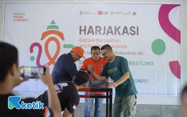 Thumbnail Berita - Lomba Panco, Bupati Situbondo Adu Kuat dengan Kades Olean