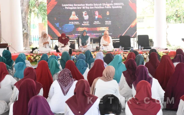 Thumbnail Berita - Mbak Una Ketua TP PKK, Dorong Perempuan Situbondo Jadi Agen Perubahan Lewat Forum Swasti