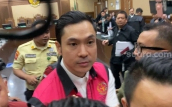 Thumbnail Harvey Moeis Dihukum 20 Tahun, Hakim: Perbuatan Terdakwa Sangat Menyakiti Hati Rakyat!