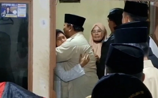 Thumbnail Presiden Prabowo Sambangi Rumah Duka Affan Kurniawan, Disambut Tangis Keluarga