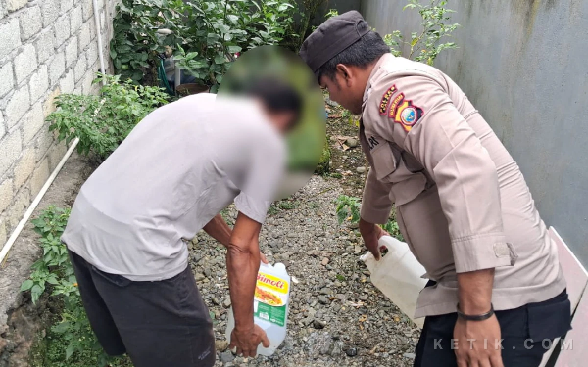 Thumbnail Berita - Polsek Bacan Timur Putus Peredaran Miras di Wayamiga