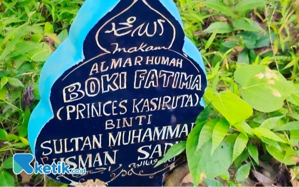 Thumbnail Antara Pena, Cinta, dan Nisan: Epitaf untuk Boki Fatimah