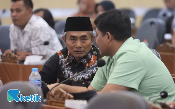 Thumbnail Berita - F-PKB Tuban Kecam Keras Konten Trans7 yang Lecehkan Pesantren, Desak Permintaan Maaf dan Sanksi