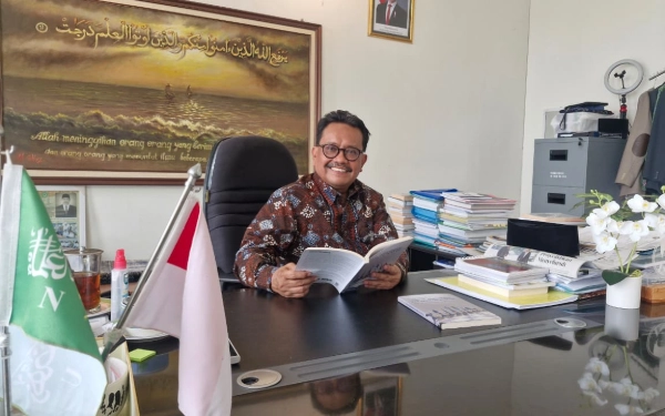 Thumbnail Berita - Konflik Timur Tengah Memanas, Buku Baru Prof Mas’ud Said Unisma Bedah Solusi Lewat Pendidikan Perdamaian