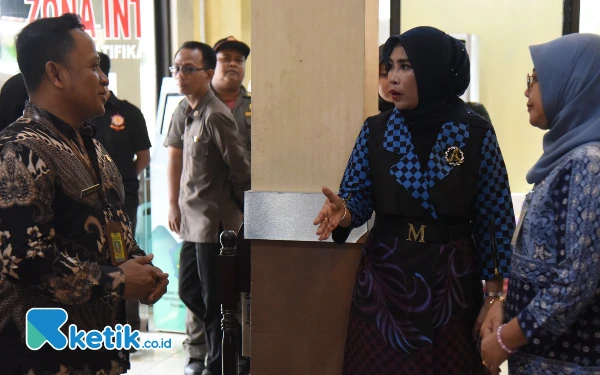 Thumbnail Wabup Sidoarjo Mimik Idayana Sidak, Pastikan Layanan Prima untuk Masyarakat