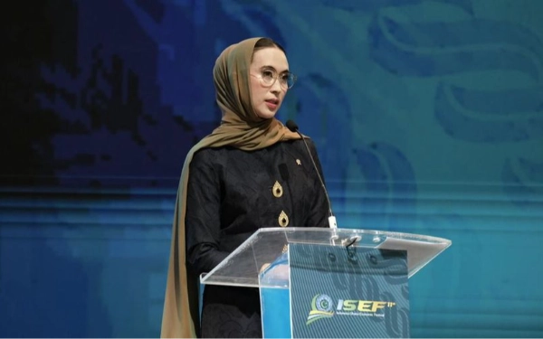 Thumbnail Menpar Widiyanti: Pariwisata Indonesia Serap 25,01 Juta Tenaga Kerja di 2024