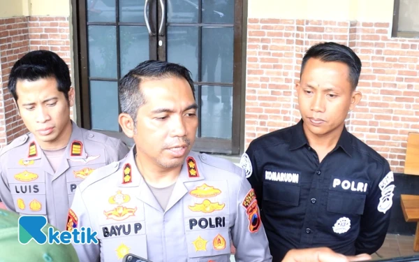 Thumbnail Berita - Satu Keluarga Tewas dalam Minibus di Tol Tegal, Hasil Labfor Positif Terpapar Gas CO