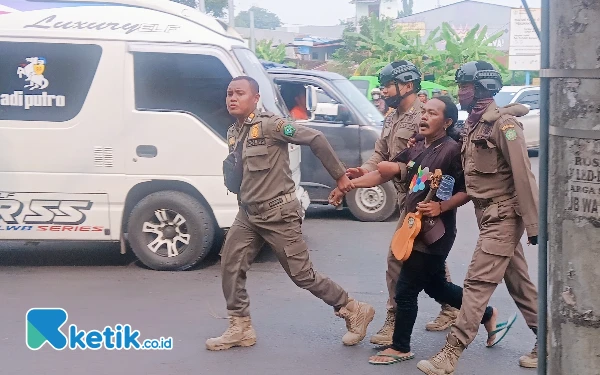 Thumbnail Berita - Razia Preman dan Anjal, Satpol PP Sidoarjo Sisir Jalan Protokol