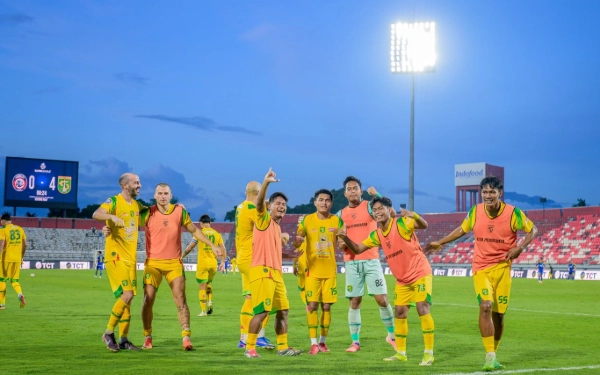 Thumbnail Berita - Derbi Jatim, Persebaya Hajar Arema FC 4-0 di Stadion I Wayan Dipta