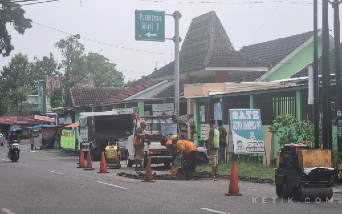 Thumbnail Berita - Sleman Genjot Pemeliharaan Jalan, DPUPKP Targetkan Kemantapan Infrastruktur 80 Persen