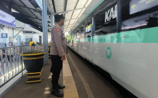 Thumbnail Libur Nataru Aman, Polres Malang Kerahkan Kekuatan Penuh Jaga Stasiun dan Terminal