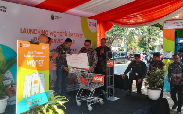 Thumbnail Berita - BNI Bantu Pasar Sawojajar Kota Malang Naik Kelas Jadi Pasar Modern Berbasis Digital