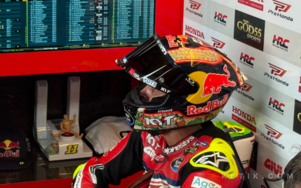 Thumbnail Berita - Diogo Moreira Pakai Helm Khusus Bermotif Batik di MotoGP Mandalika 2026