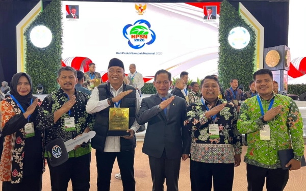 Thumbnail Berita - Situbondo Raih Predikat Kabupaten Menuju Bersih dari KLH, Bupati: Jadi Motivasi Bagi Kami