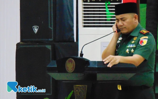 Thumbnail Bupati Sidoarjo Subandi Lepas Kloter Terakhir, Dandim Kumandangkan Adzan