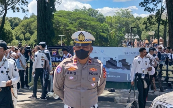 Thumbnail Berita - Kanit Gakkum Polres Lebak Akan Tindak Parkir Liar Truk Tanah di Maja dan Curugbitung