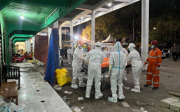 Thumbnail AL KHOZINY BERDUKA! 11 Jenazah Ditemukan Tengah Malam, Total Meninggal Dunia Jadi 36 Orang