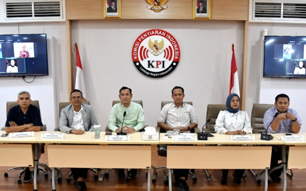 Thumbnail Kiai dan Pesantren Bukan Objek Olok-Olok, KPI Hentikan Program Trans7