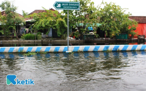 Thumbnail Berita - Banjir di Kedungbanteng Sidoarjo, Bupati Subandi Ingin Solusi Tuntas